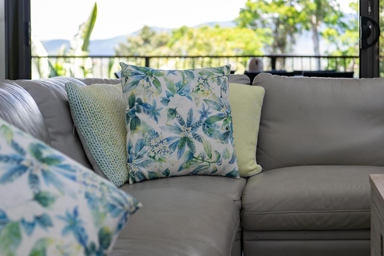 Hilltop Views - Cannonvale Airlie Beach Esterno foto
